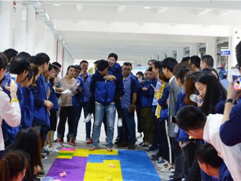 坚贞立志，永葆精神，勇猛领先，不负青春